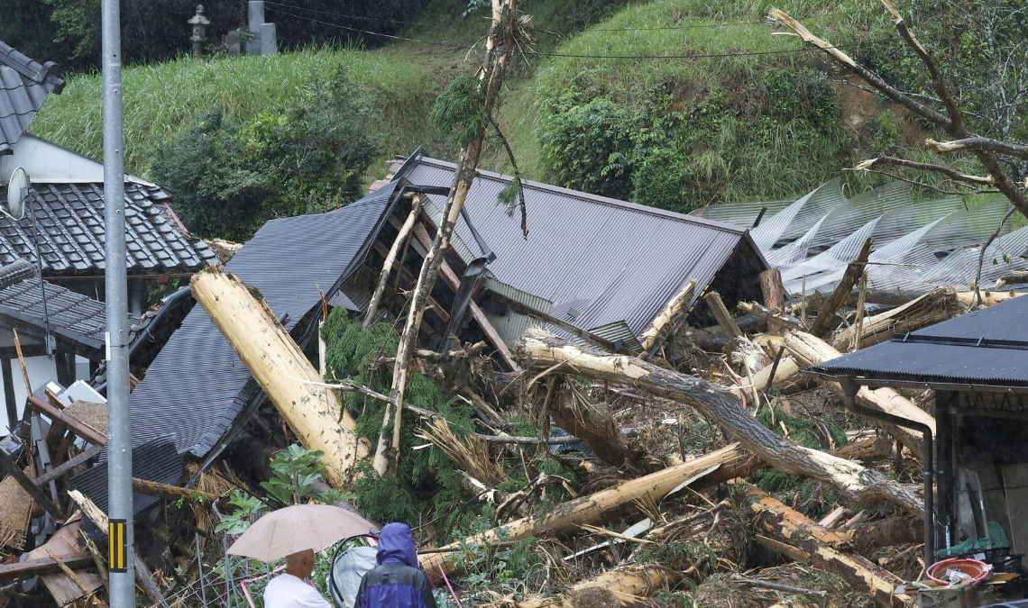 Tufão Filipinas - Segundo o serviço meteorológico, a principal ameaça são as fortes chuvas que podem provocar inundações ou perfurações da terra.