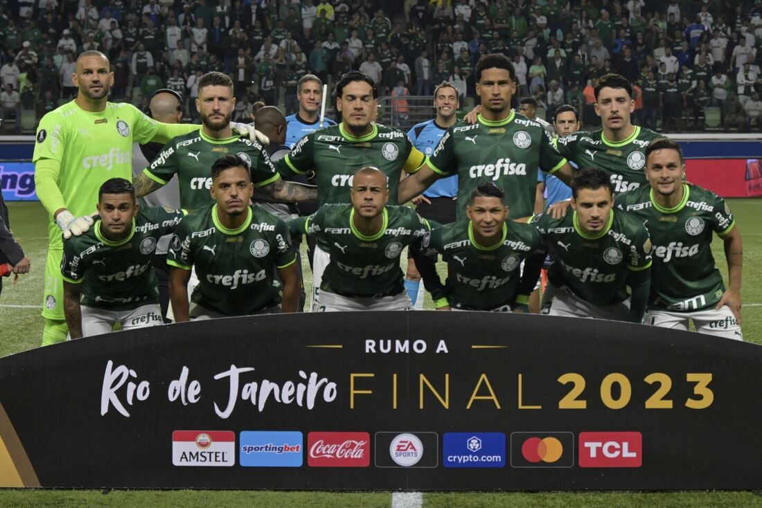 Corinthians abre o placar na final da Libertadores contra o Palmeiras