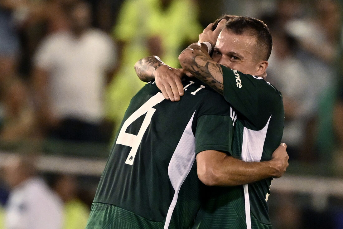 Bernard marcou o gol da vitória da equipe grega 