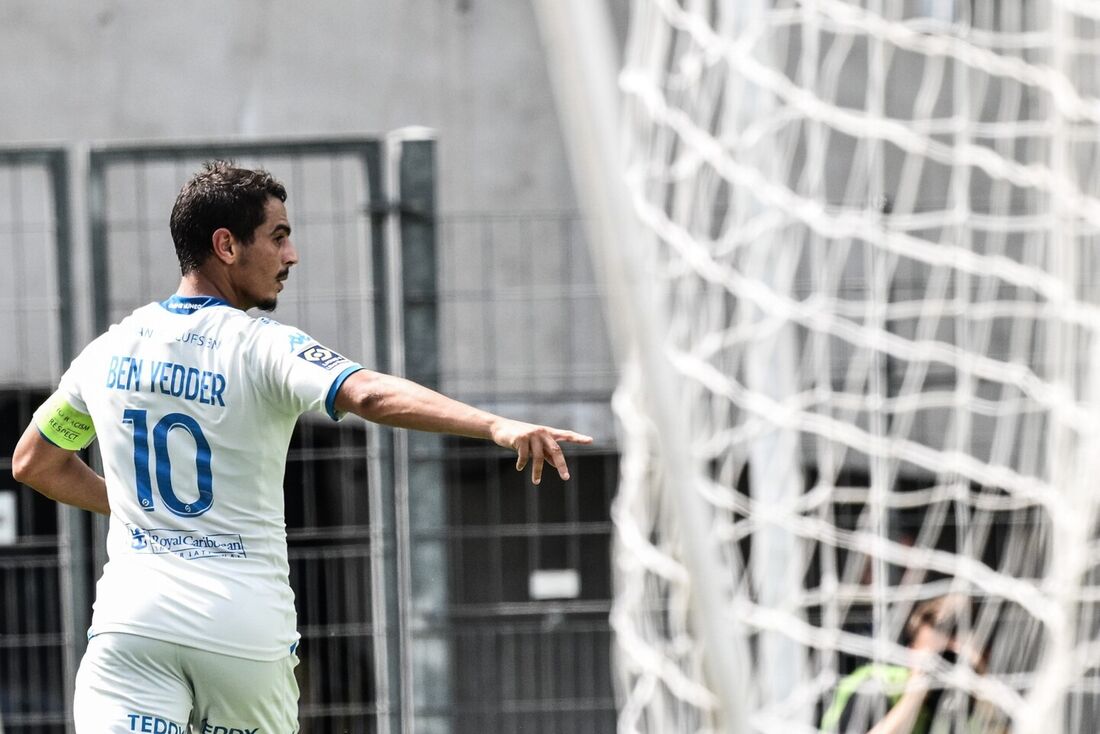 O atacante recebeu algumas vaias do público no estádio Gabriel Montpied