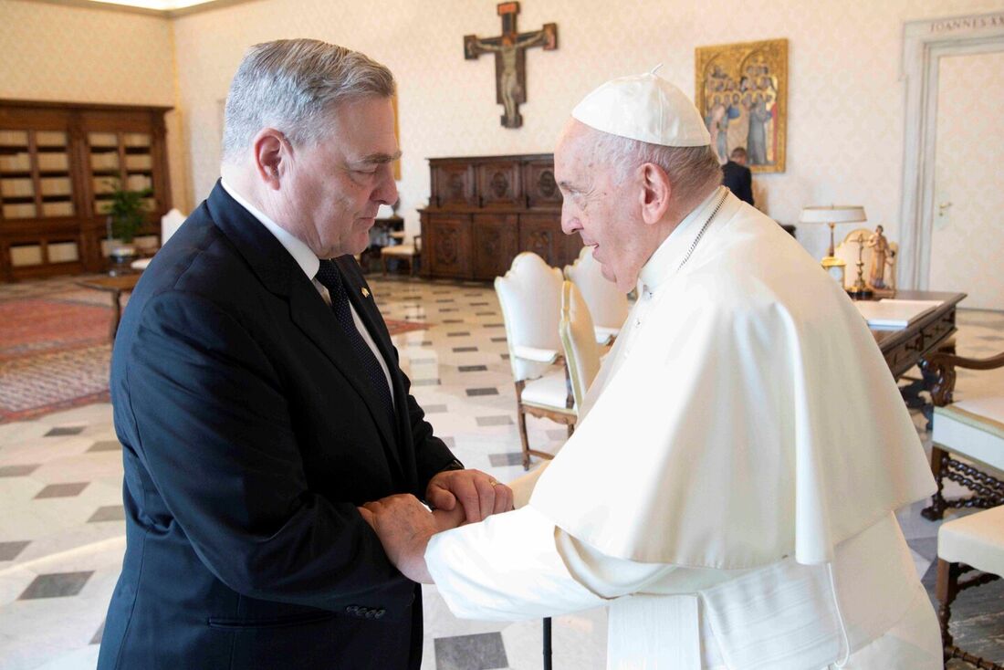 Encontro do papa Francisco com o presidente do Estado-Maior Conjunto dos EUA, general Mark A Milley no Vaticano