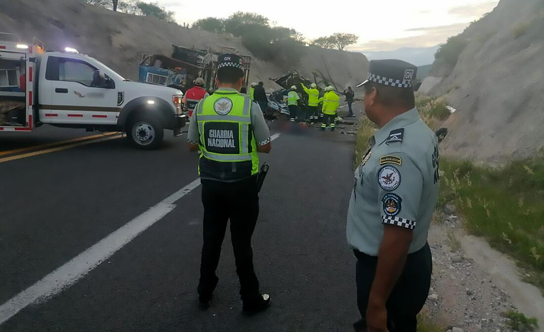 Acidente de ônibus no México deixa 16 mortos