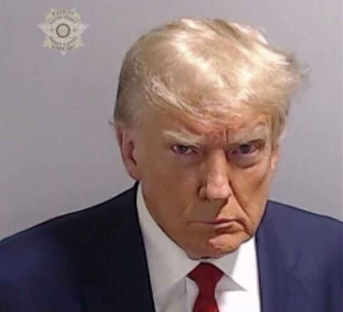 Trump foi fotografado para seu registro policial em uma prisão de Atlanta