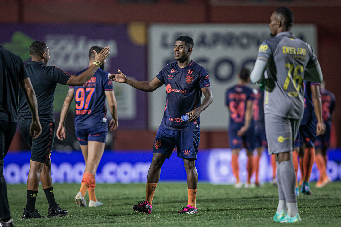 Fábio Matheus, volante revelado no Sport, é um dos atletas que mais corre em campo com a camisa rubro-negra 