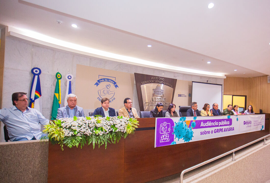 Reunião contou com a participação de representantes do Ministério Público de Pernambuco, Faepe, CRMV-PE, Banco do Nordeste e Avipe