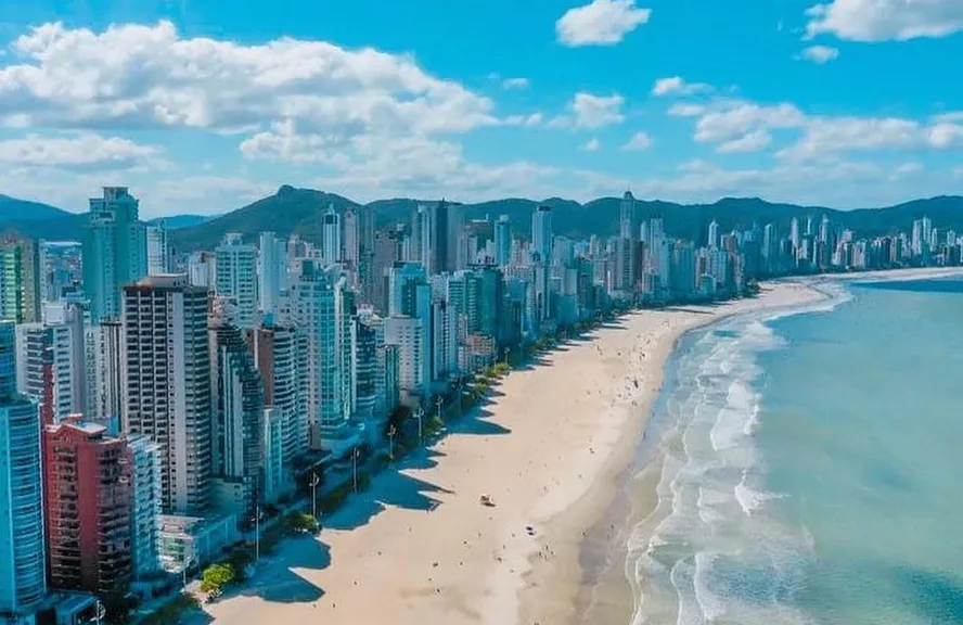 Praia central de Balneário Camboriú 