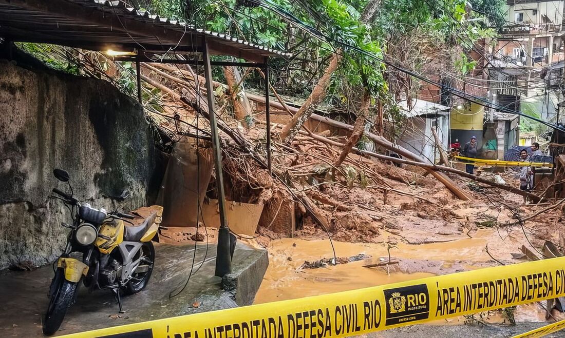 Deslizamentos de terra são registrados na comunidade da Rocinha