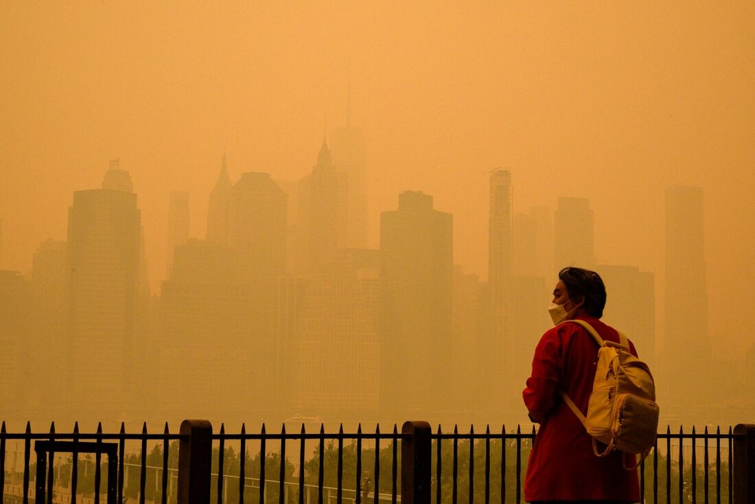 Gases de efeito estufa produzidos pela utilização dos combustíveis fósseis estão acelerando as mudanças climáticas 