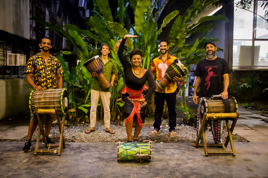 DanzÁfrica Mandén é composto no corpo de dança por Juliana Zacarias e Maria Odara Canuto, na percussão conta com Bruno Victor, Isaac Souza, Tito Lívio Farias e Vinicius Morais
