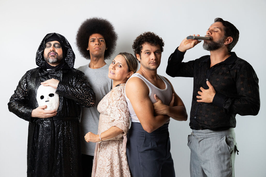 "Ao paraíso", elenco e intérprete de Libras