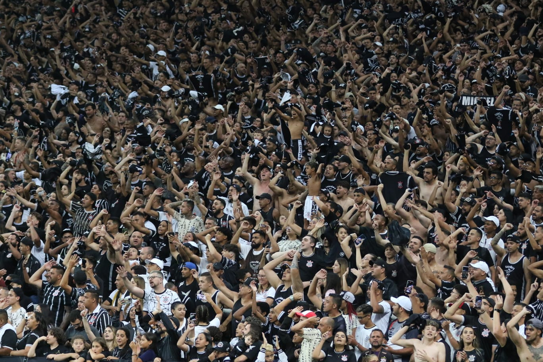 Torcida do Corinthians na Neo Química Arena