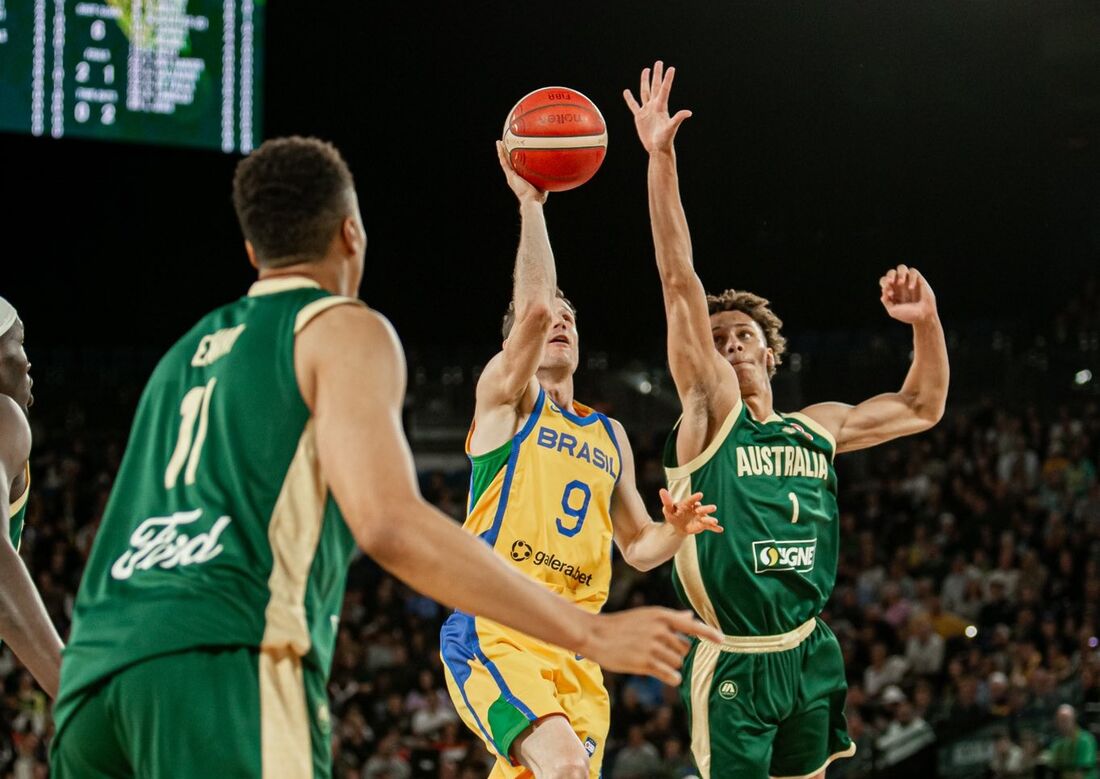 Brasil vence o México e estreia com vitória no Basquete Masculino