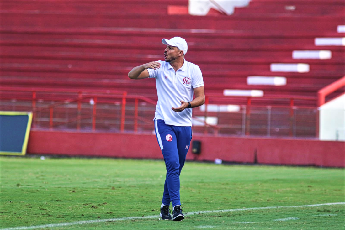 Thiago Souza, treinador da equipe sub-20 do Náutico