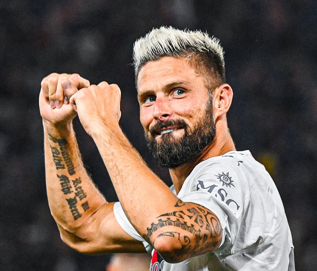 Giroud marcou o primeiro gol da equipe rossonera 