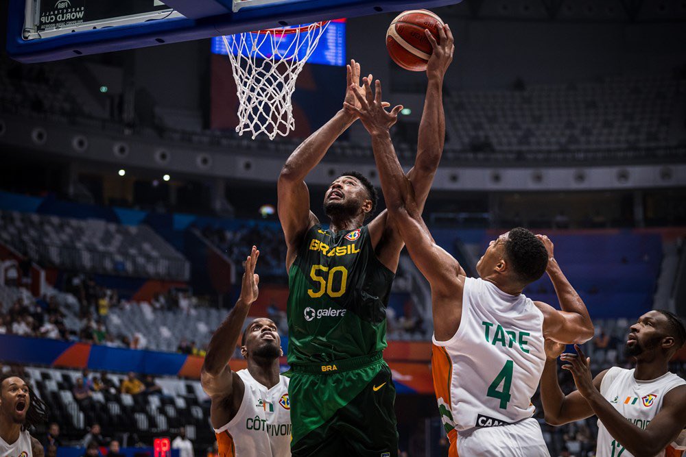 Em jogo difícil, Brasil vence Canadá na Copa do Mundo de Basquete