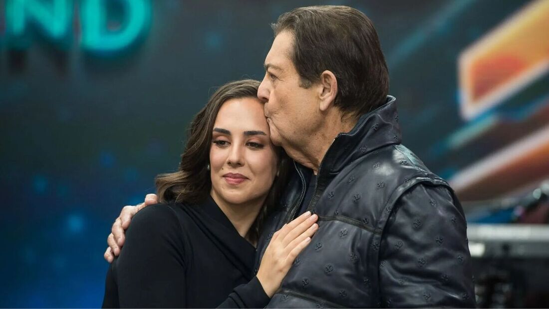 Lara Silva com seu pai no "Faustão na Band"