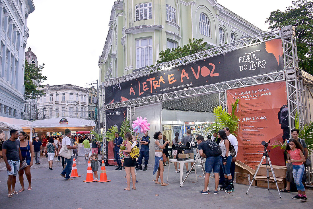 Festival Recifense de Literatura A Letra e A Voz