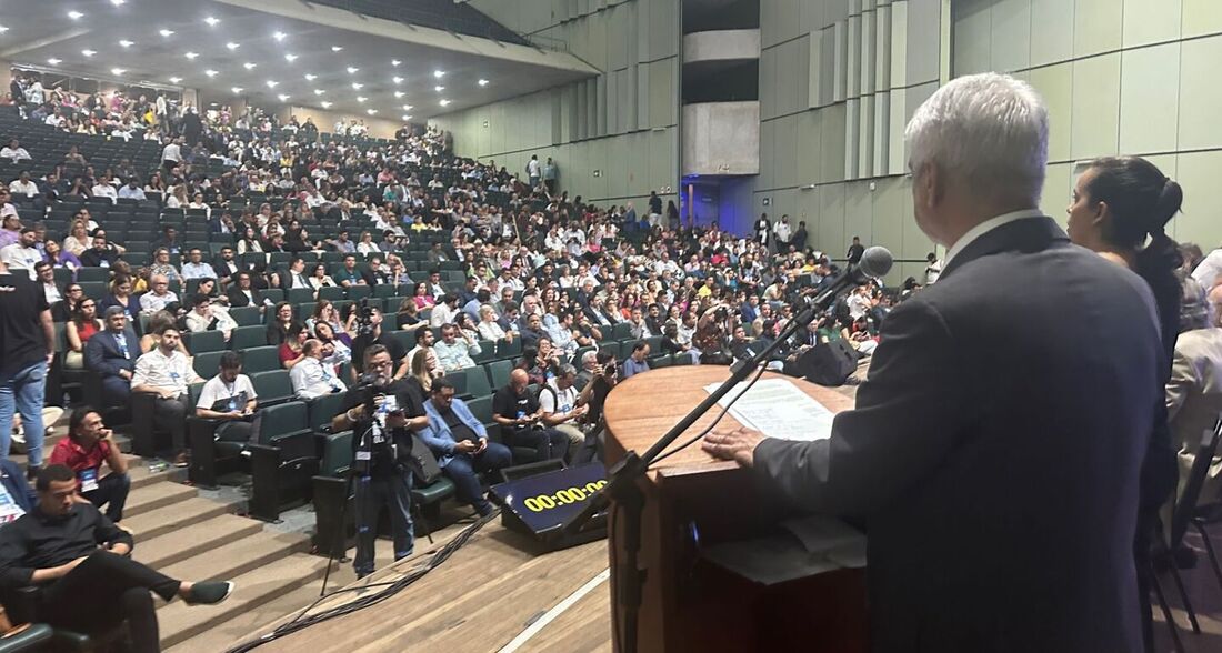 Senador Humberto Costa (PT), durante o 6º Congresso Pernambucano de Municípios