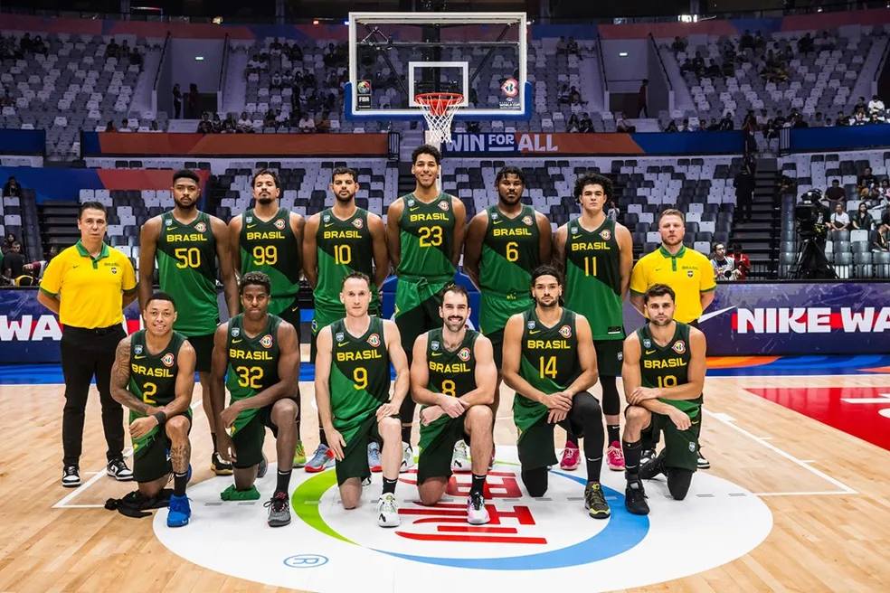 Brasil vence na Copa do Mundo de Basquete 2023, mas perde