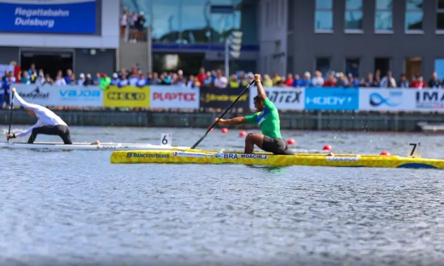 Isaquias Queiroz na final do C1 1000m do Mundial de canoagem na Alemanha 