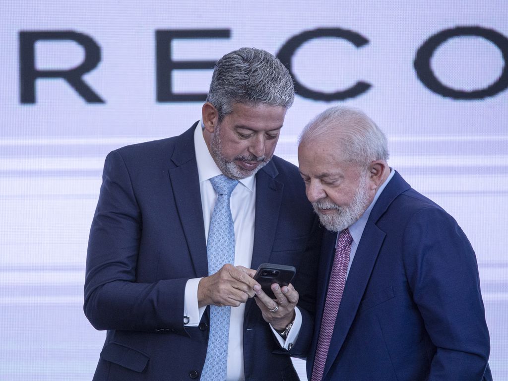 Arhur Lira, presidente da Câmara dos Deputados, e Luiz Inácio Lula da Silva, presidente do Brasil