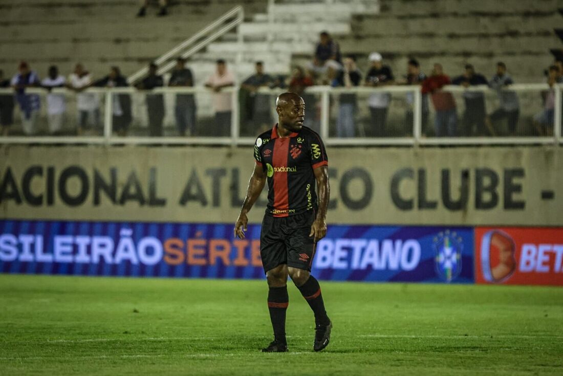 Em jogo sem emoções, Sport empata sem gols com a Tombense pela Série B