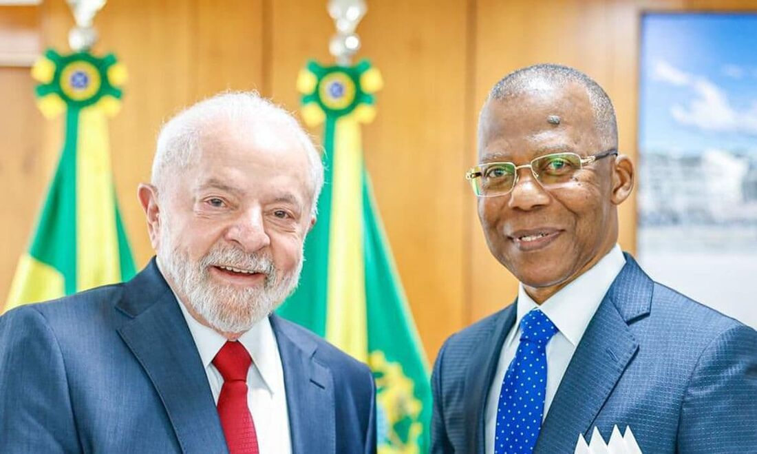 Lula se encontrou em Brasília com o embaixador da República de Angola, Manuel Eduardo dos Santos da Silva Bravo