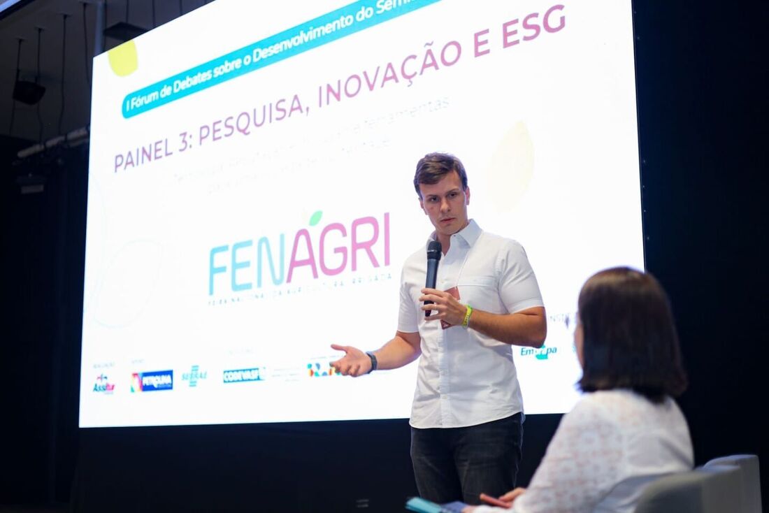 Ex-prefeito de Petrolina, Miguel Coelho participa da Fenagri