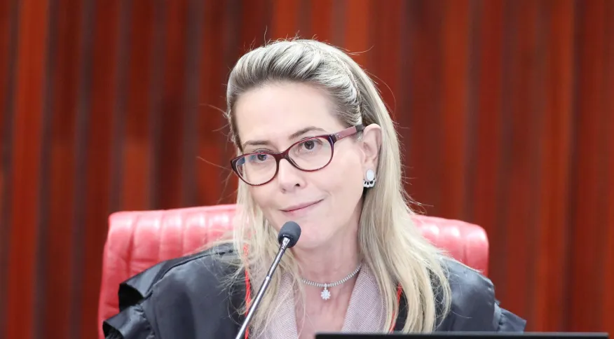 Ministra Maria Claudia Bucchianeri