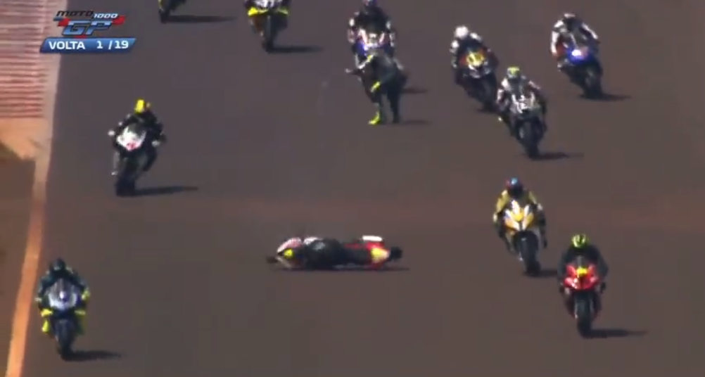 Pilotos morrem depois de acidente na corrida do Moto1000GP, em Cascavel