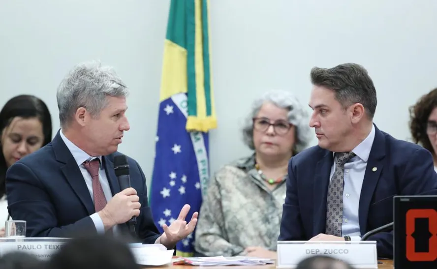 Paulo Teixeira e Coronel Zucco na CPI do MST