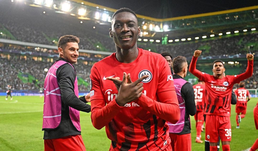 Kolo Muani força saída para o PSG