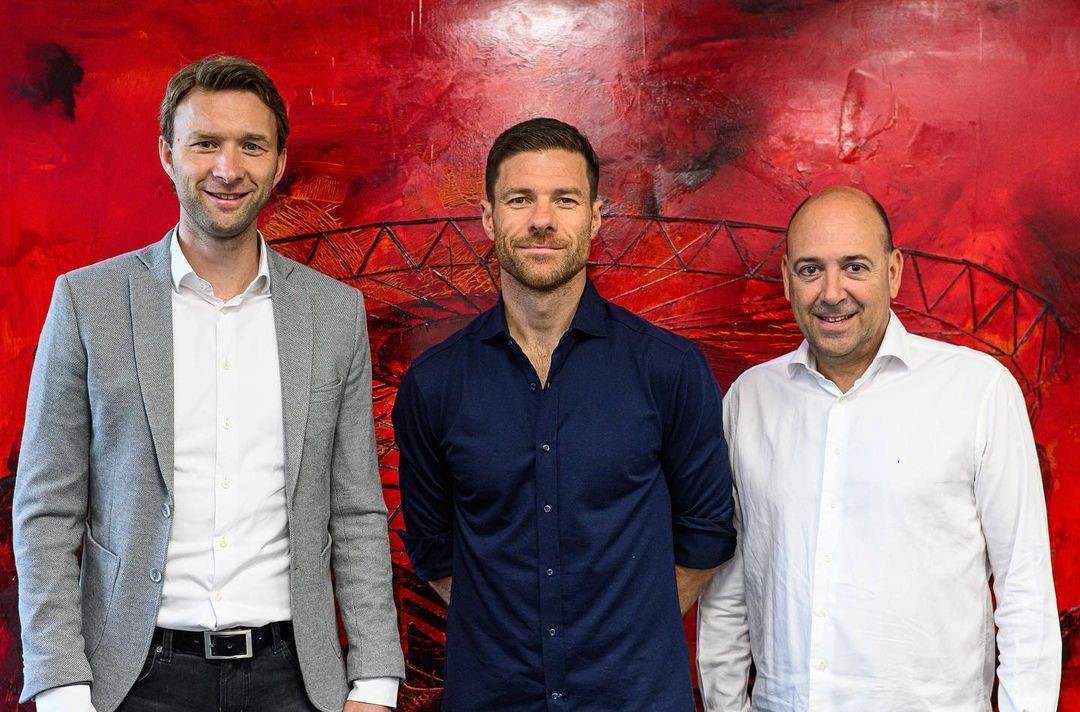 Xabi Alonso renova com o Bayer Leverkusen