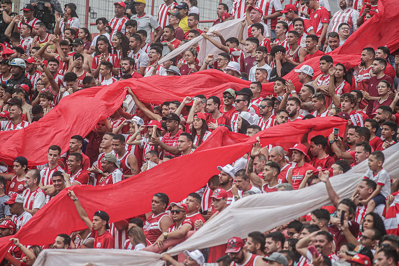 Registro da torcida do Náutico, no estádio dos Aflitos, no Recife