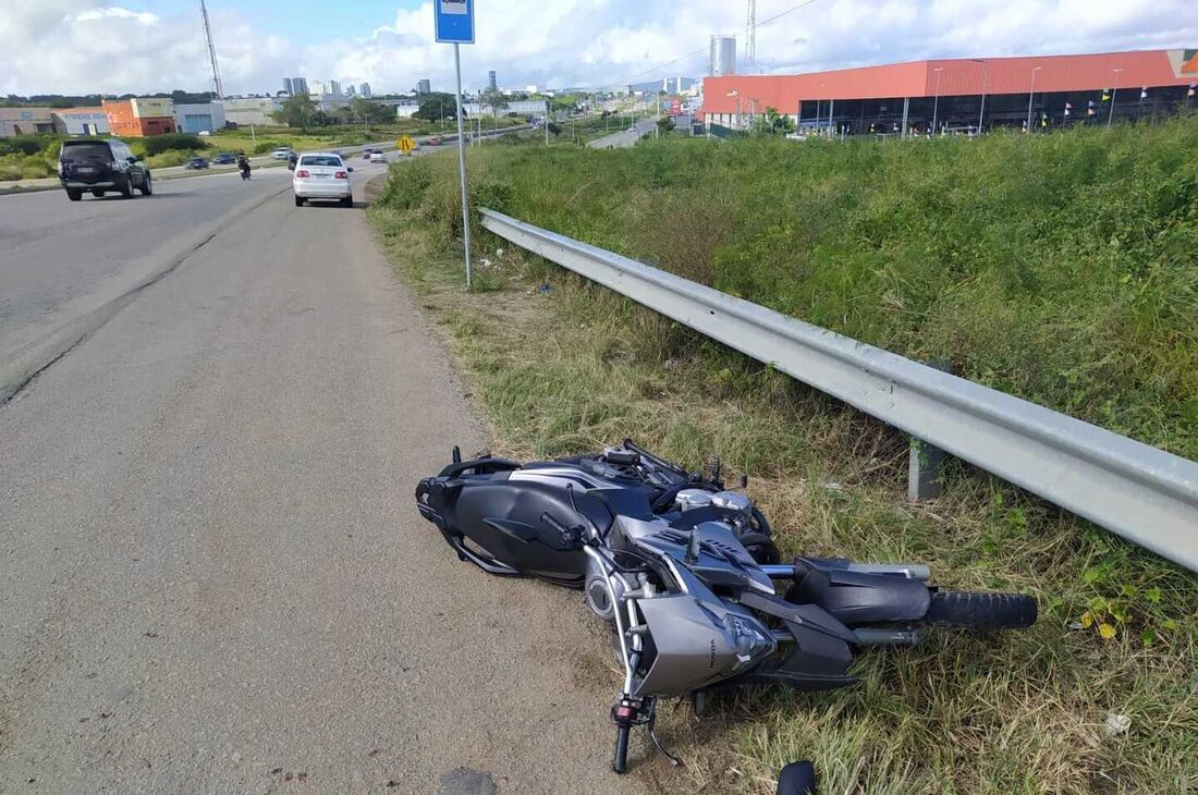 Motociclista morreu no local