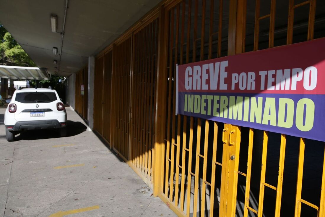 Estações amanheceram fechadas nesta quinta-feira (3)