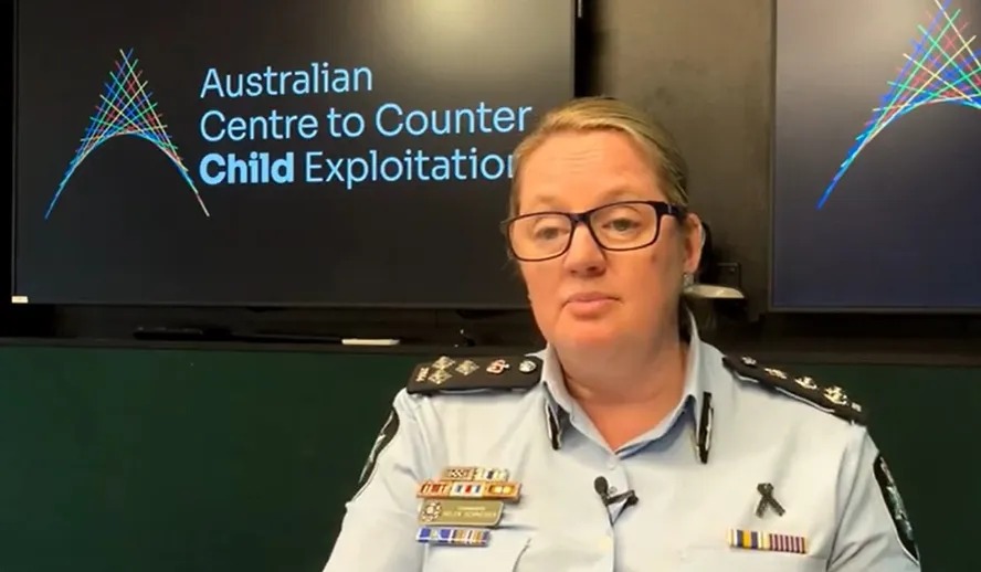 Helen Schneider, da Polícia Federal australiana: 13 crianças resgatadas de rede internacional de pedofilia