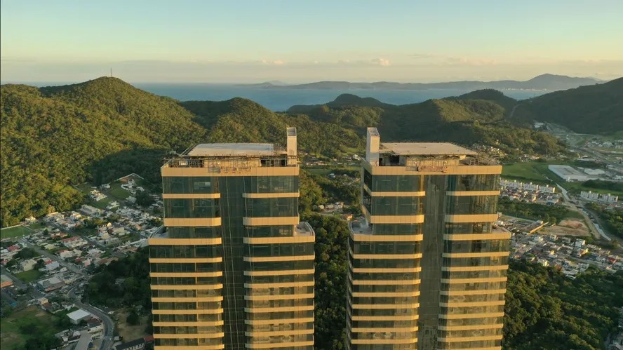 O 'Neyplex' tem vista 360&ordm; de toda Balneário, com ponto alto da piscina que ficará no segundo andar dos quatro que ocupa, de cara para o mar