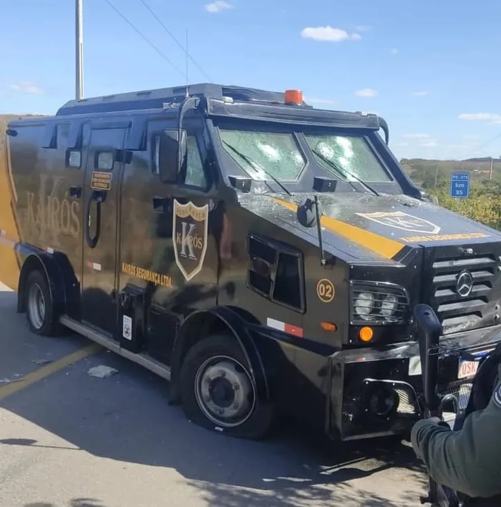 Operação contou com ajuda de agentes da Polícia Militar da Paraíba (PMPB)