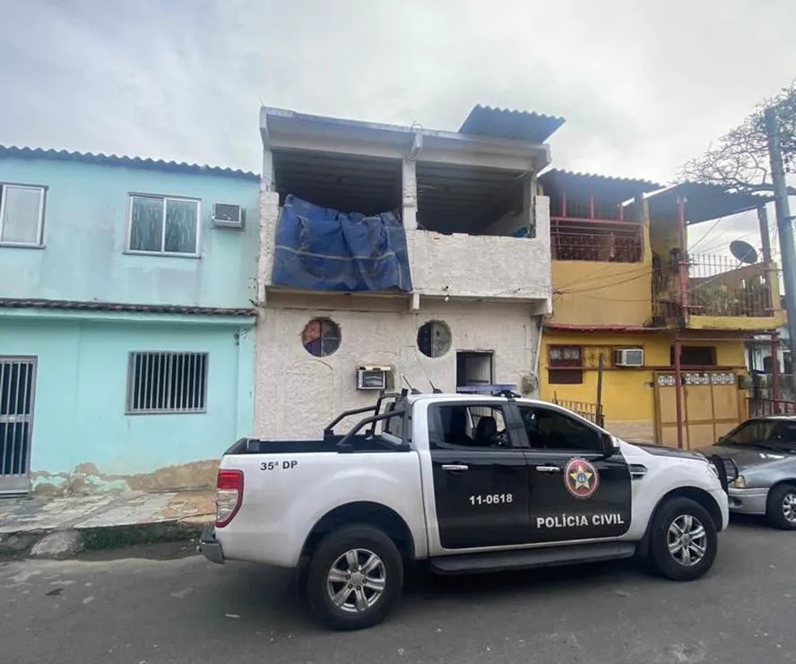 Casa onde moravam Paula Custódio Vasconcelos e a filha, suspeitas de matarem a professora Vitória Romana Graça