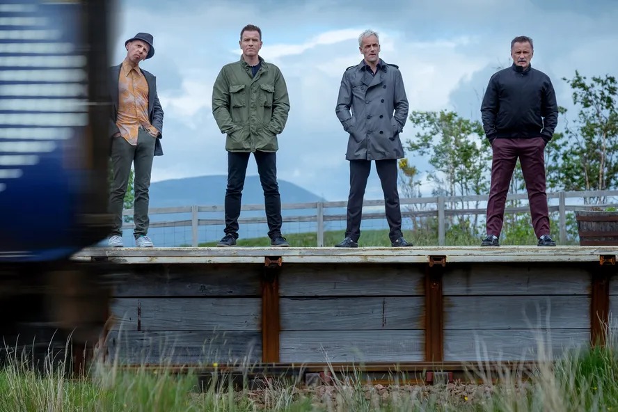 O 'time' de 'Trainspotting': Renton (Ewan McGregor), Spud (Ewen Bremner), Sick Boy (Jonny Lee Miller) Begbie (Robert Carlyle)