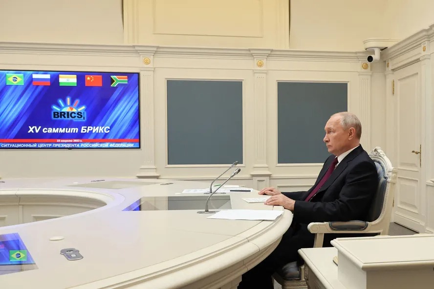 Putin participa de Cúpula do Brics de sala de videoconferência