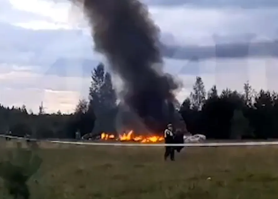 Vídeo mostra avião de Prigojin em chamas 