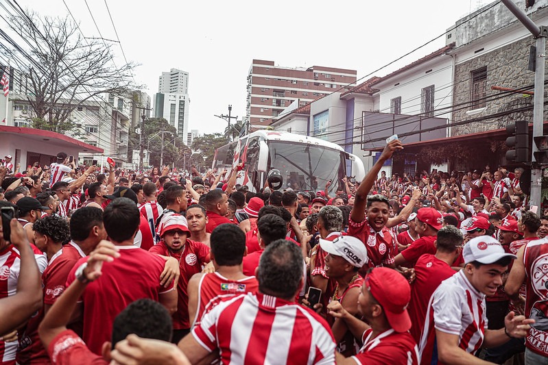 Náutico em festa na chegada dos atletas aos Aflitos