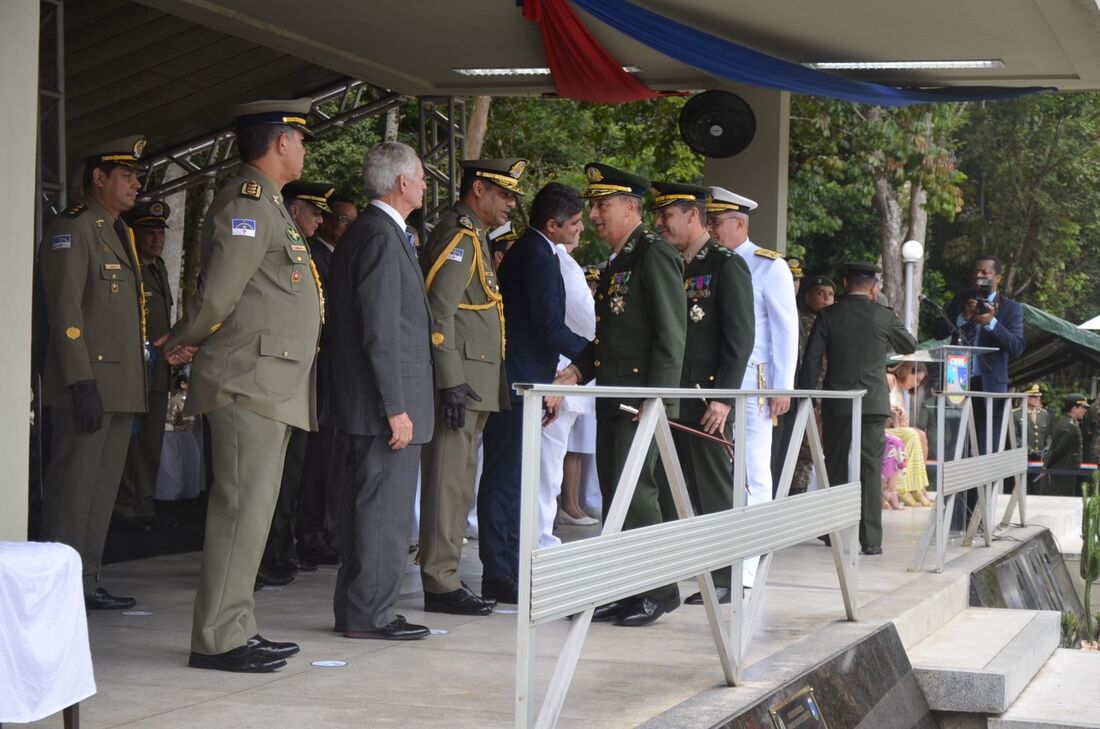 CMNE realiza cerimônia em comemoração ao Dia do Soldado