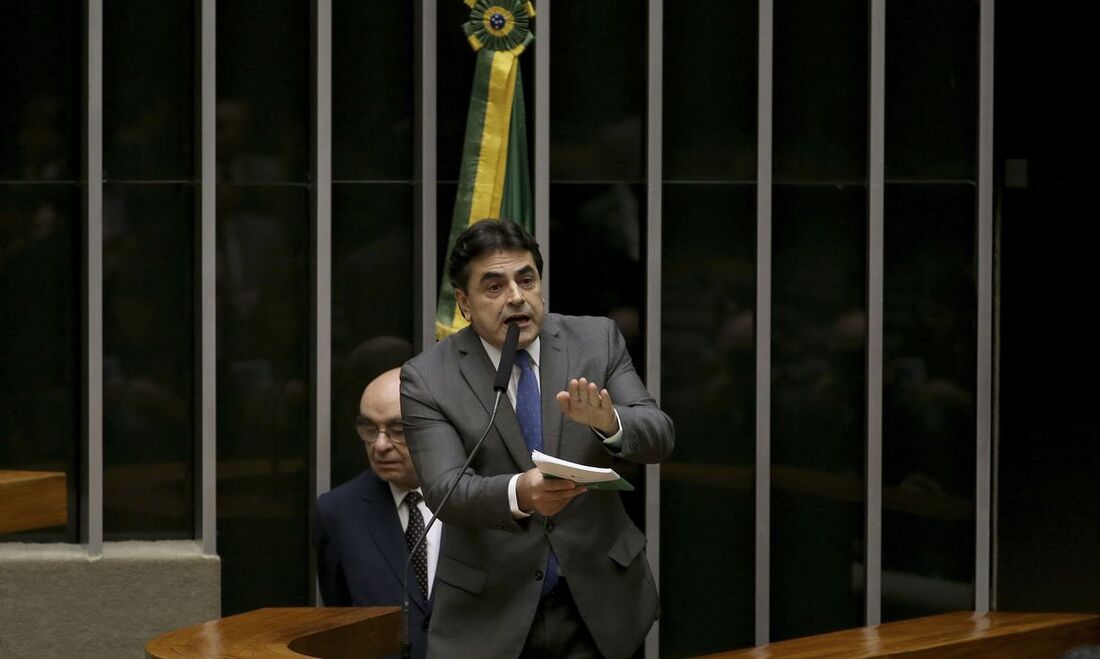 A proposta, apresentada pelo deputado federal Domingos Sávio (PL-MG), altera o artigo 49 da Constituição Federal 