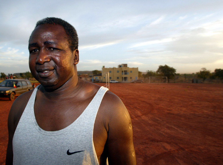 Lenda do futebol africano, Salif Keita, faleceu neste sábado (2)