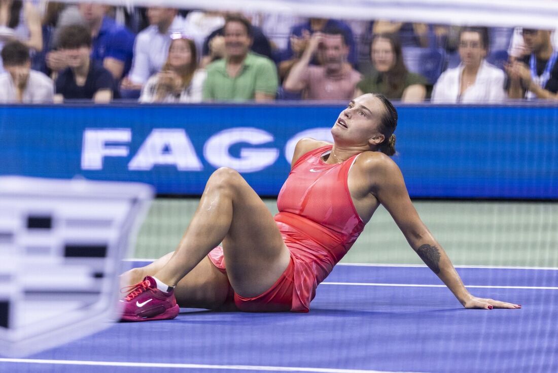 Sabalenka comemora número 1 avançando às quartas do US Open - Folha PE