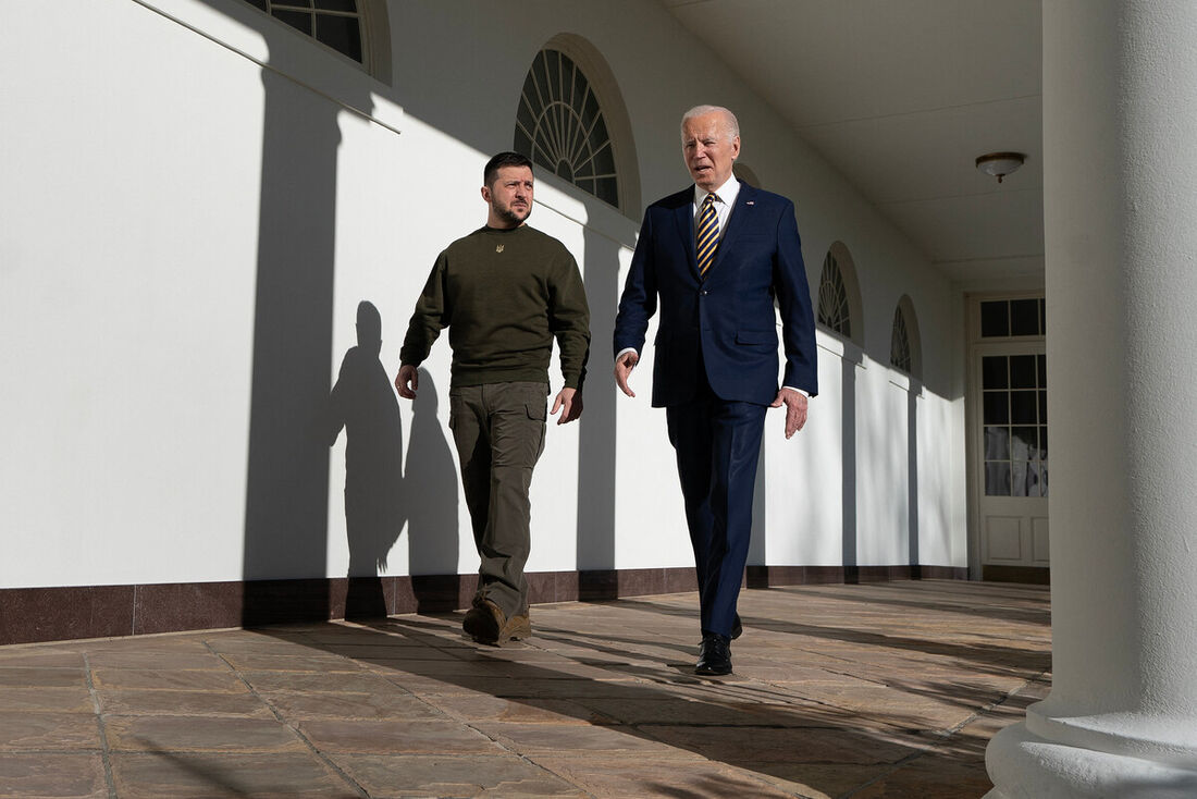 Presidente ucraniano, Volodimir Zelensky, ao lado do líder americano, Joe Biden