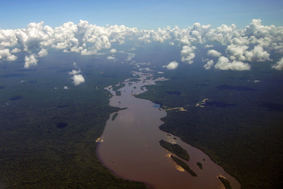 Território de Essequibo, uma região rica em recursos naturais e petróleo que disputa com a vizinha Guiana